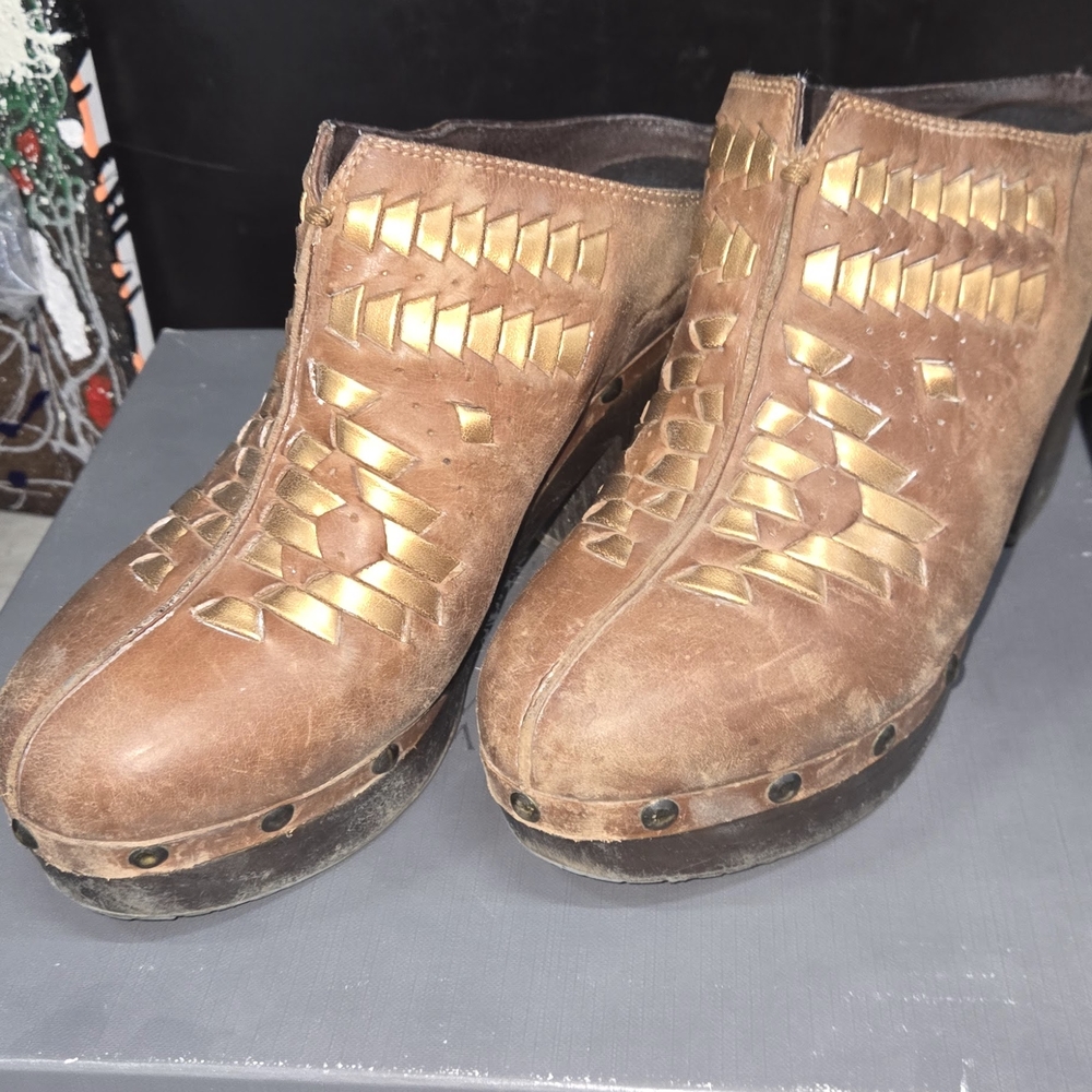 ARIAT Brown Studded Ankle Boots - Picture 4 of 5